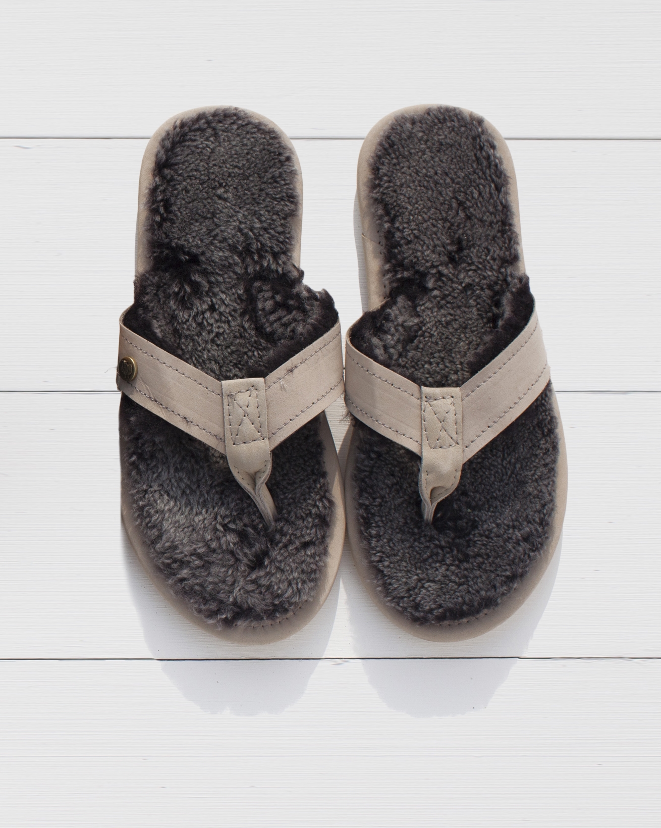 sheepskin flip flop slippers