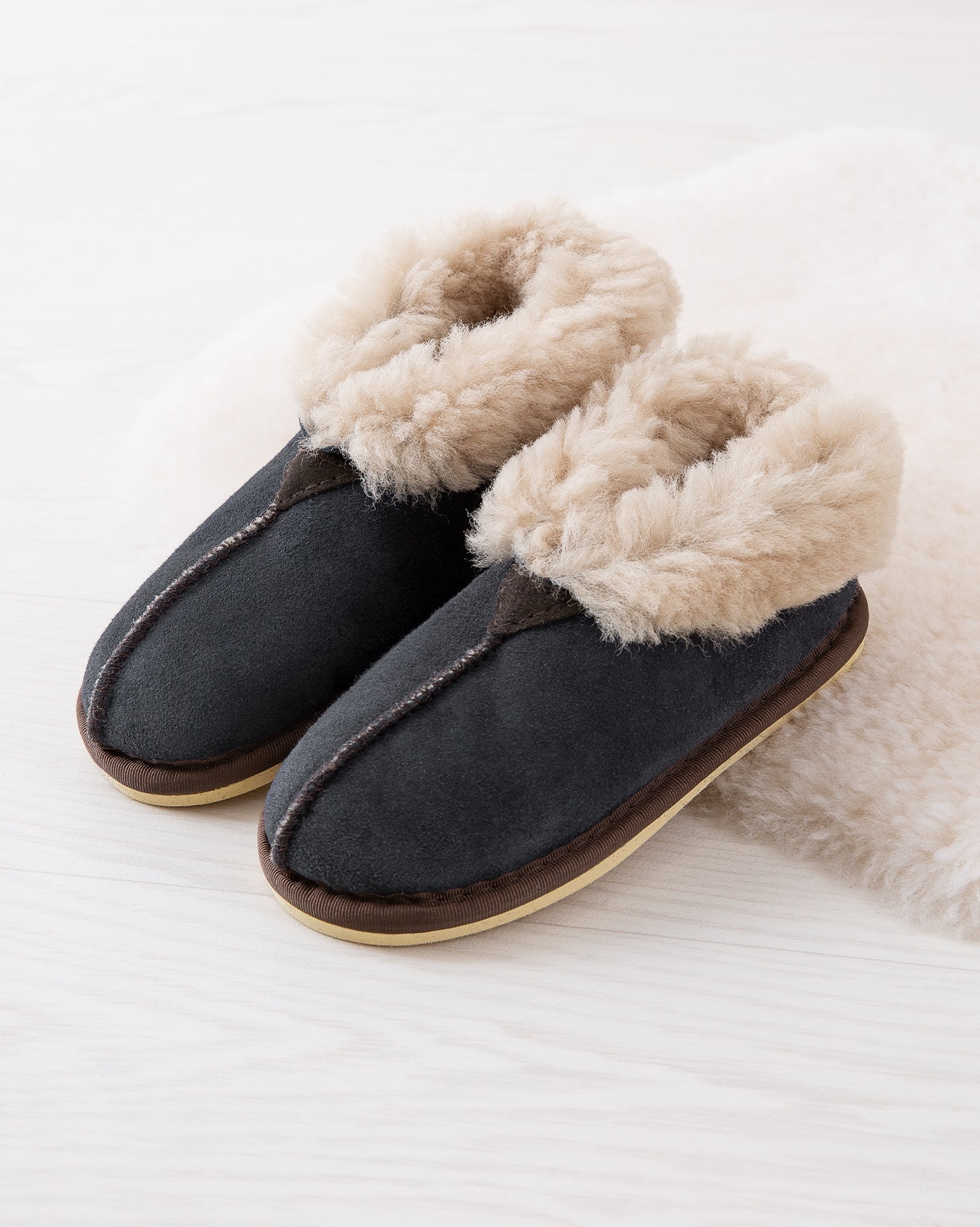 boys shearling slippers