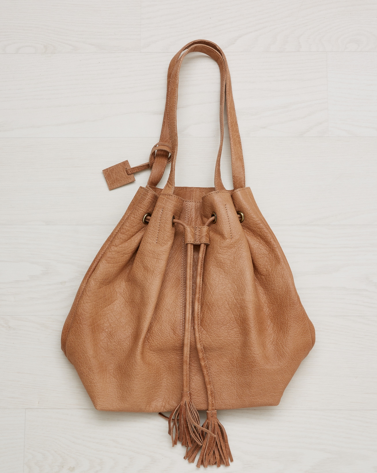 Leather Drawstring Bucket Bag / Camel / One Size