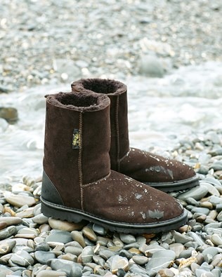 water resistant boots mens