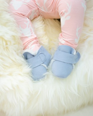 kids slippers canada