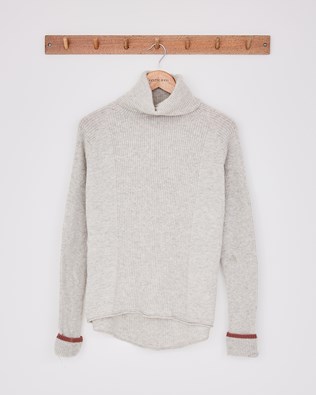 Geelong Curved Hem Roll Neck / Pearl Grey Antique Rose / L