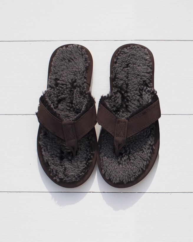 fleece lined flip flops